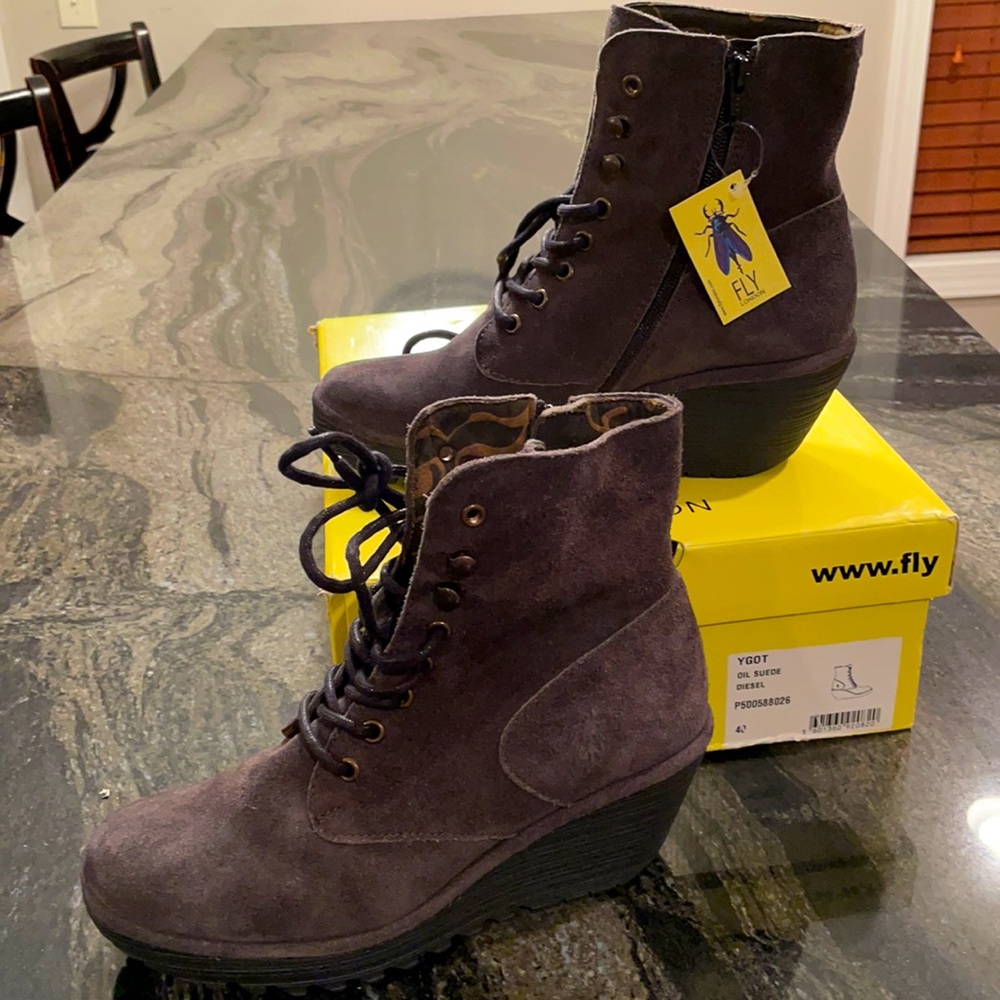 Brand New “Fly London” oil suede Diesel wedges. Charcoal Gray. Size 40